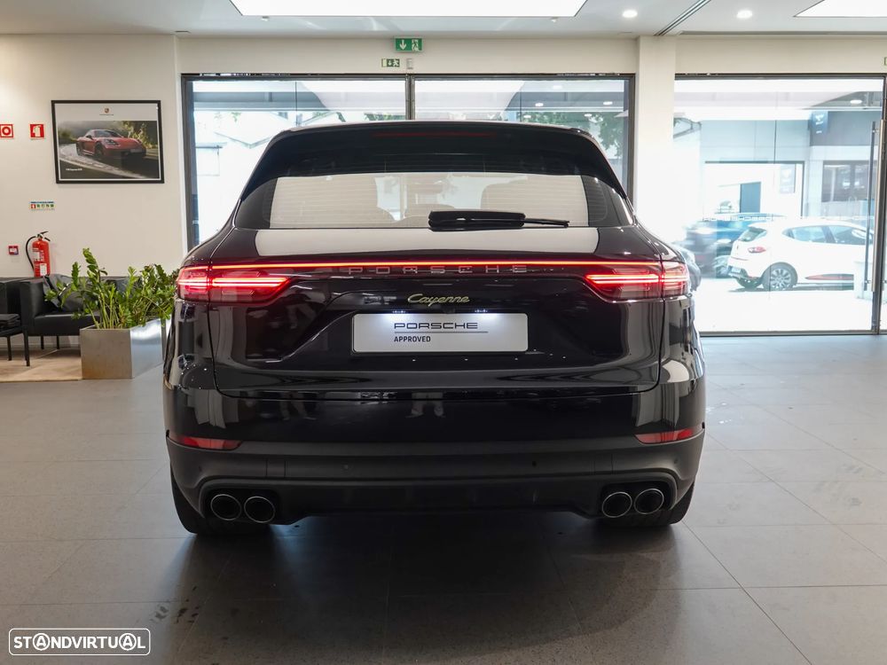 Porsche Cayenne - 4