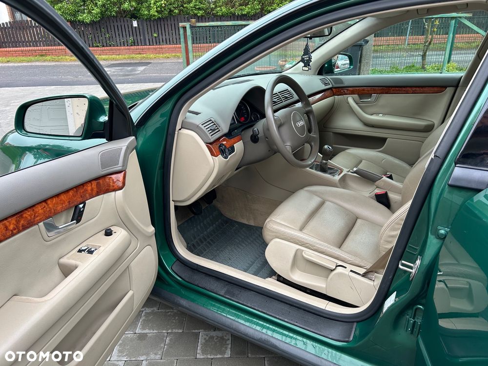 Audi A4 Limousine - 12