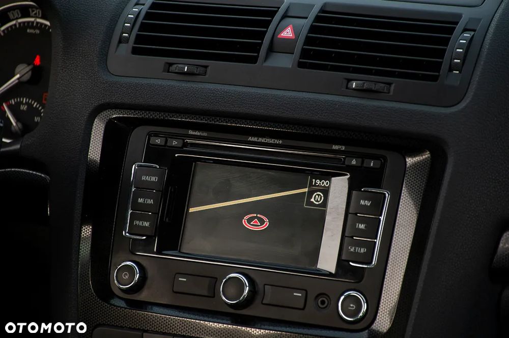 Skoda Octavia 2.0 TSI RS - 19