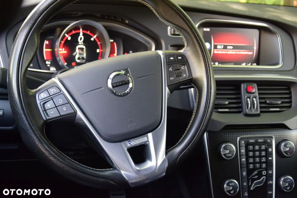 Volvo V40 D3 Geartronic RDesign - 33
