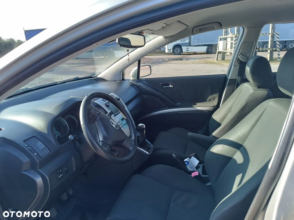 Toyota Corolla Verso - 7