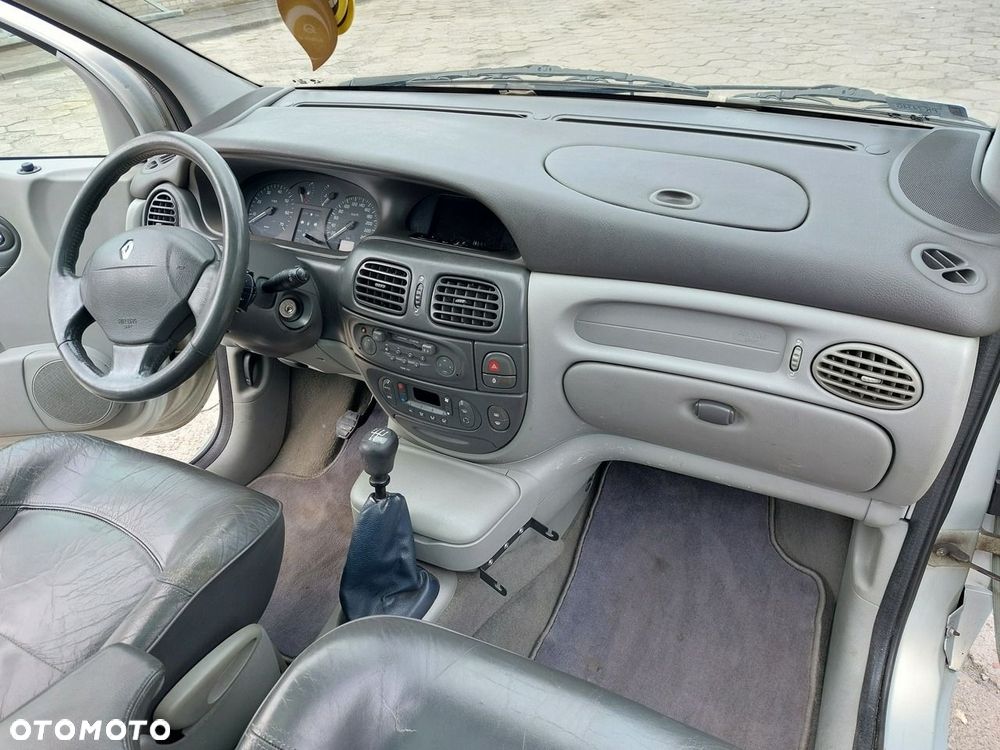 Renault Scenic - 13