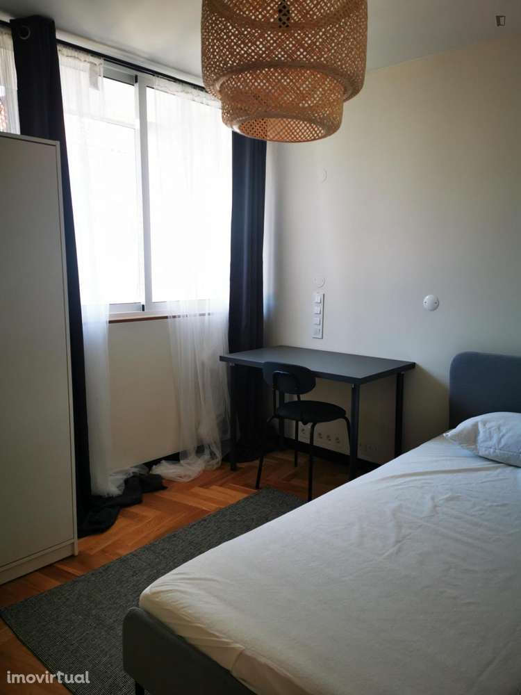 Quarto - localizado em Paranhos Porto - Grande imagem: 3/15