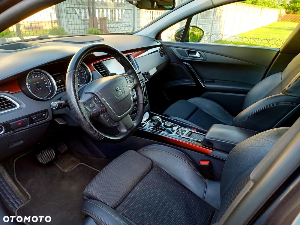 Peugeot 508 RXH Hybrid4 - 8