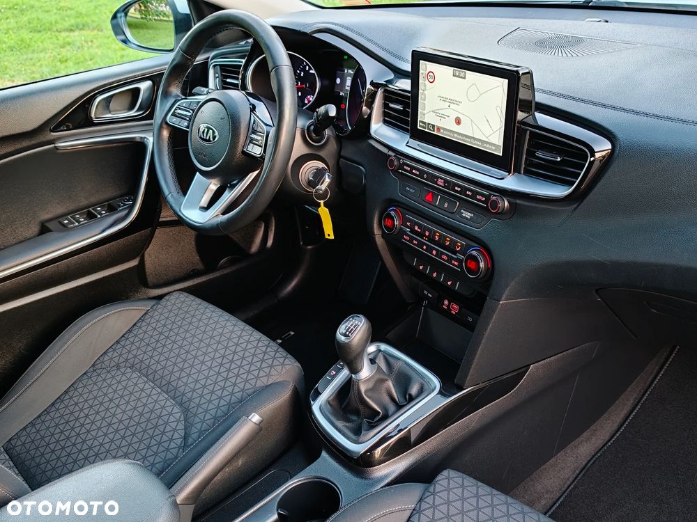 Kia Ceed 1.4 T-GDI L Business Line Plus - 28