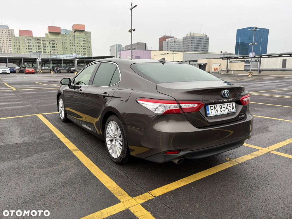 Toyota Camry 2019 photo 2