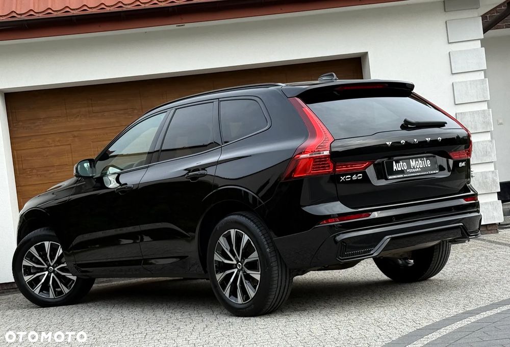 Volvo XC 60 B4 D AWD Plus Dark - 4