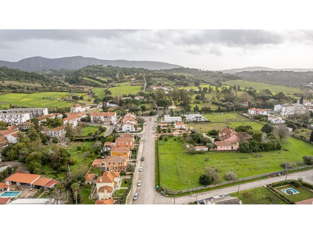Terreno com 494 m2, em Azeitão - Grande imagem: 2/21