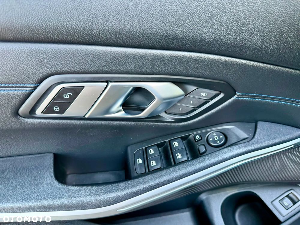 BMW Seria 3 318d M Sport - 18