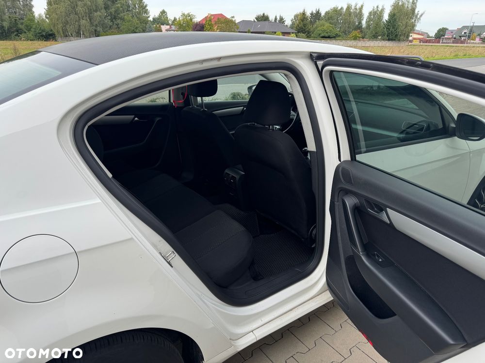 Volkswagen Passat 1.4 TSI Comfortline - 13