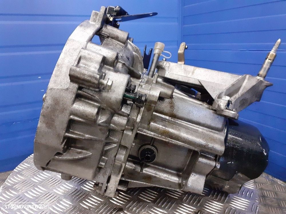 CAIXA VELOCIDADES NISSAN MICRA III 2003 - 4