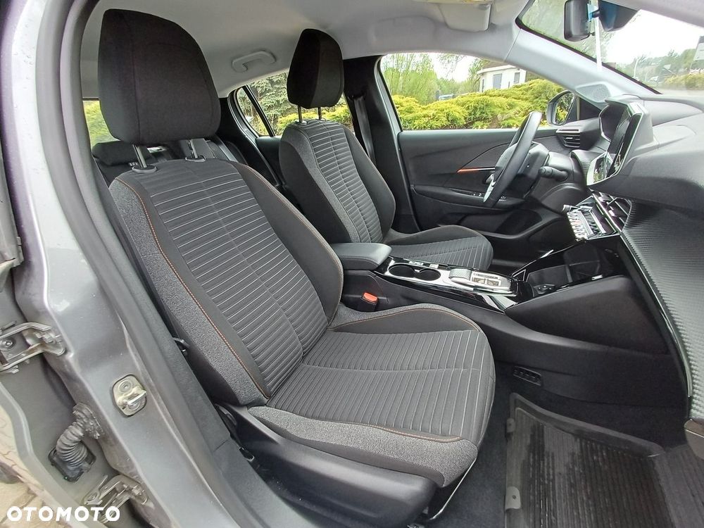 Peugeot 208 - 12