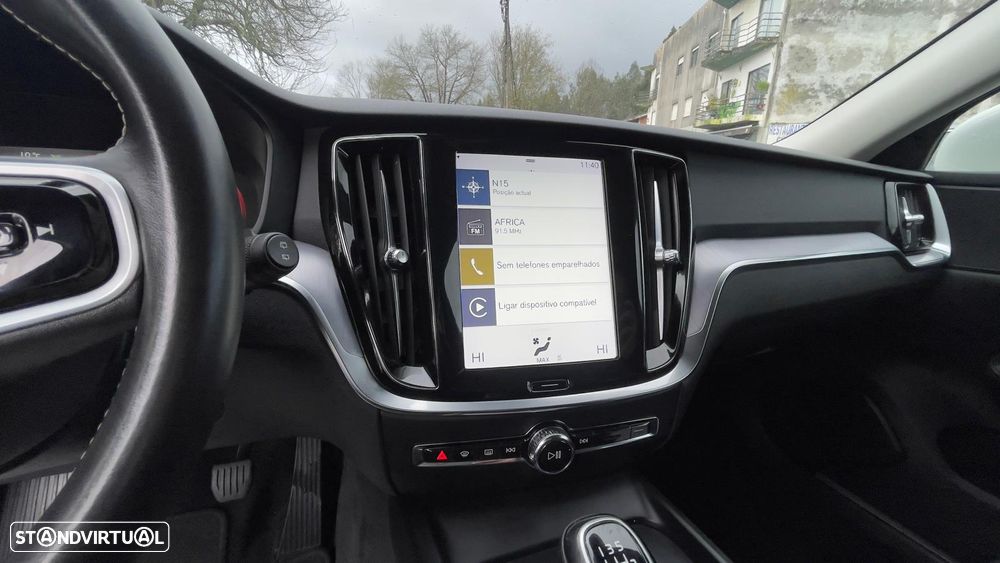 Volvo V60 D3 Momentum Pro - 19