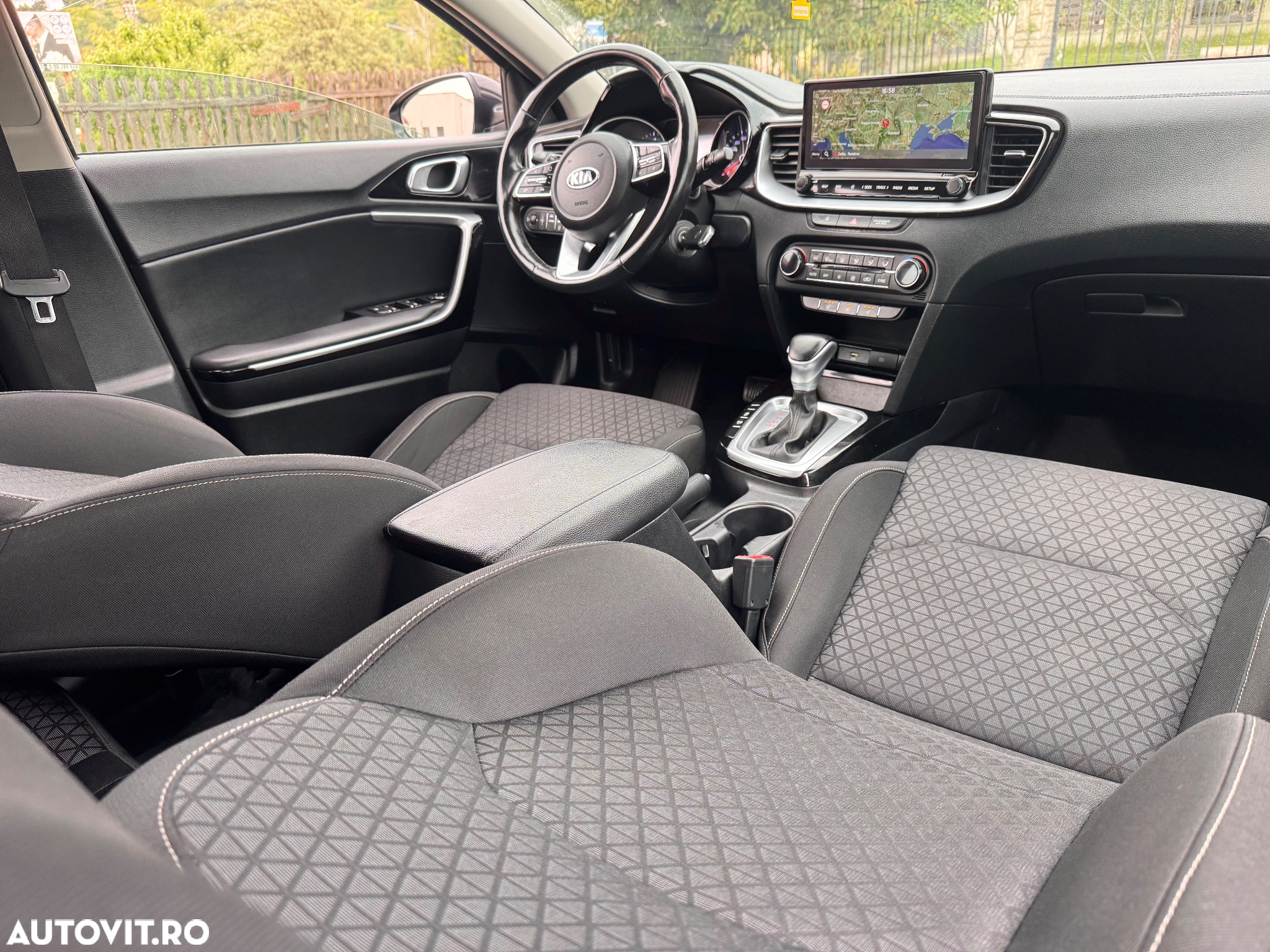 Kia Ceed 1.6 CRDi (48V Mild-Hybrid) DCT7 Vision - 25