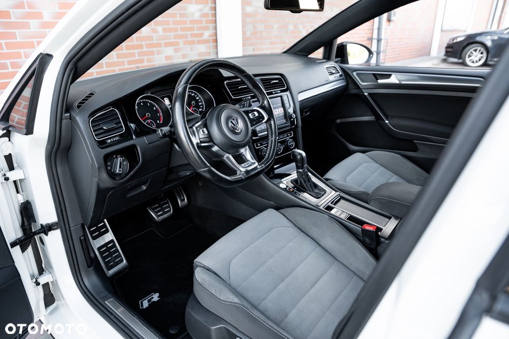 Volkswagen Golf 1.4 TSI BlueMotion Technology DSG Lounge - 19