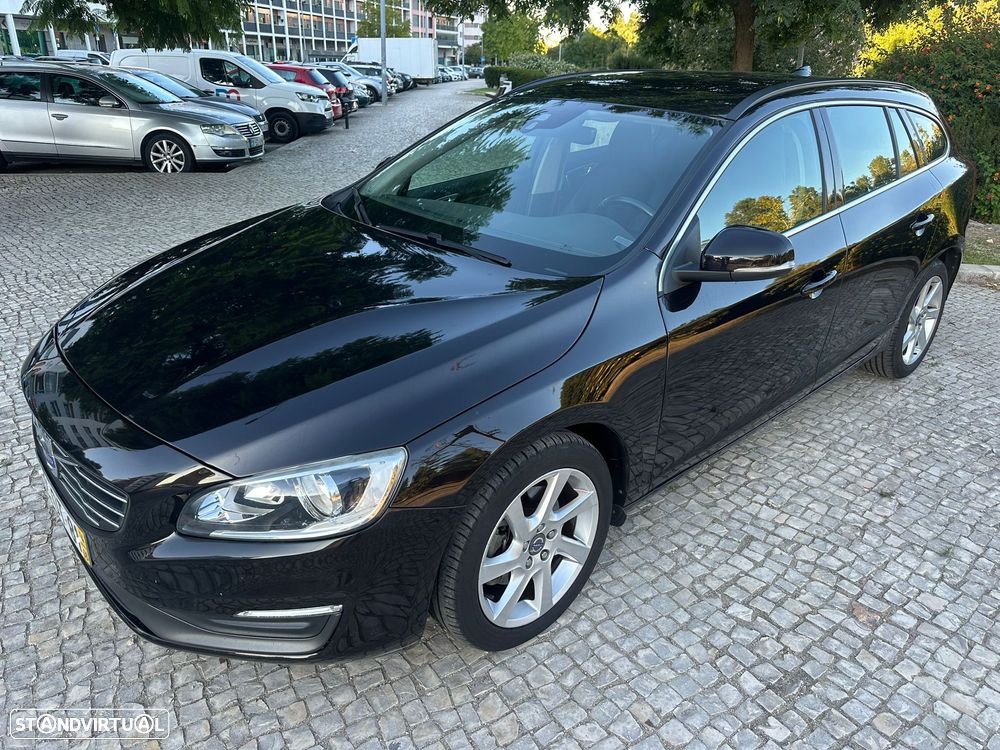 Volvo V60 1.6 D2 Momentum Eco Powershift - 2