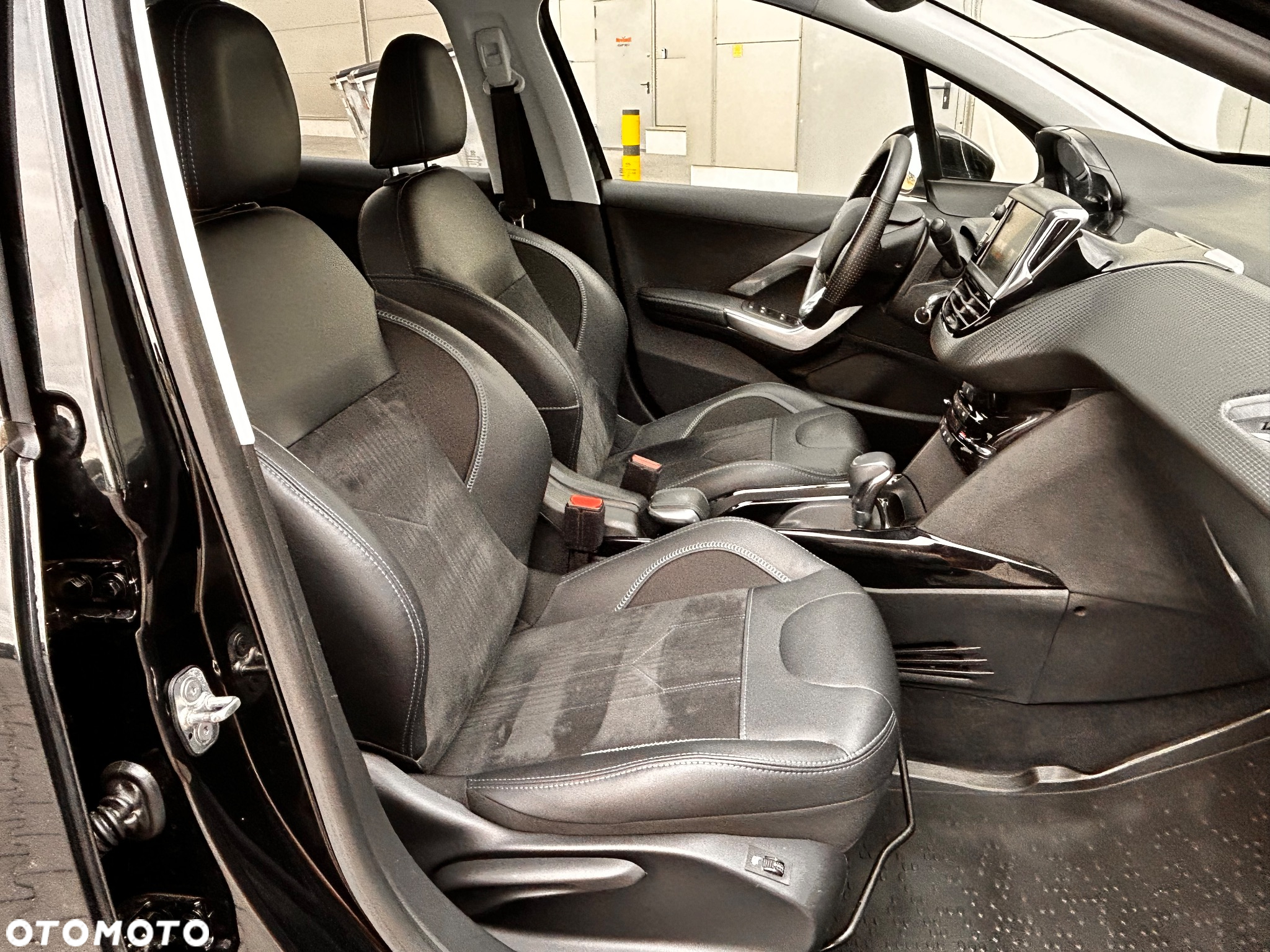Peugeot 2008 BlueHDi FAP 120 STOP & START EAT6 Crossway - 27