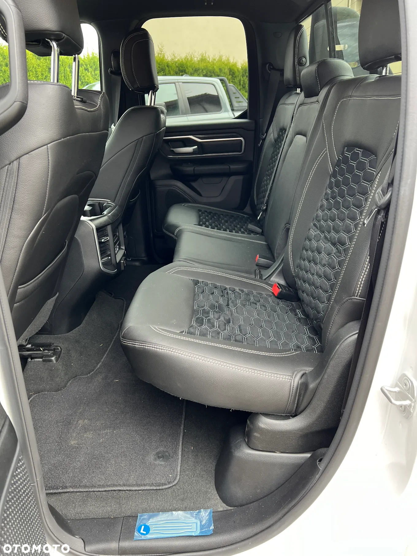 RAM 1500 - 12