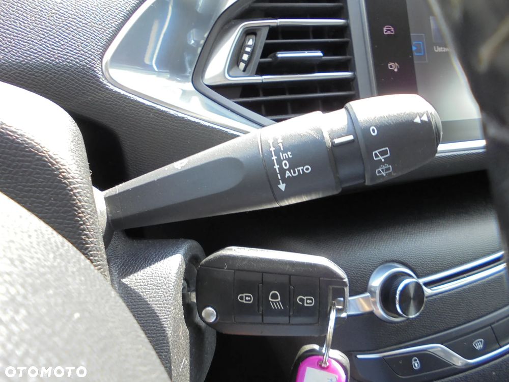 Peugeot 308 SW BlueHDi 150 Automatik Stop & Start Allure - 27