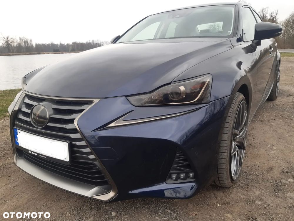 Lexus IS 300h Comfort - 1
