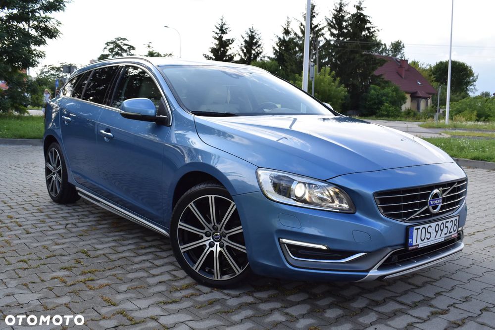 Volvo V60 D4 Geartronic Summum - 1