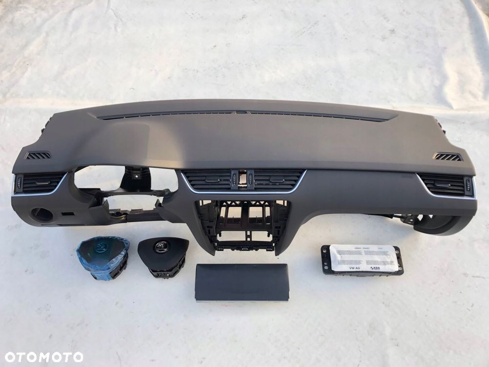 skoda octavia 3 iii deska kokpit konsola poduszki - 2