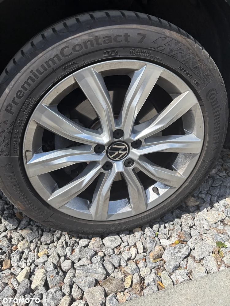Volkswagen T-Roc - 9