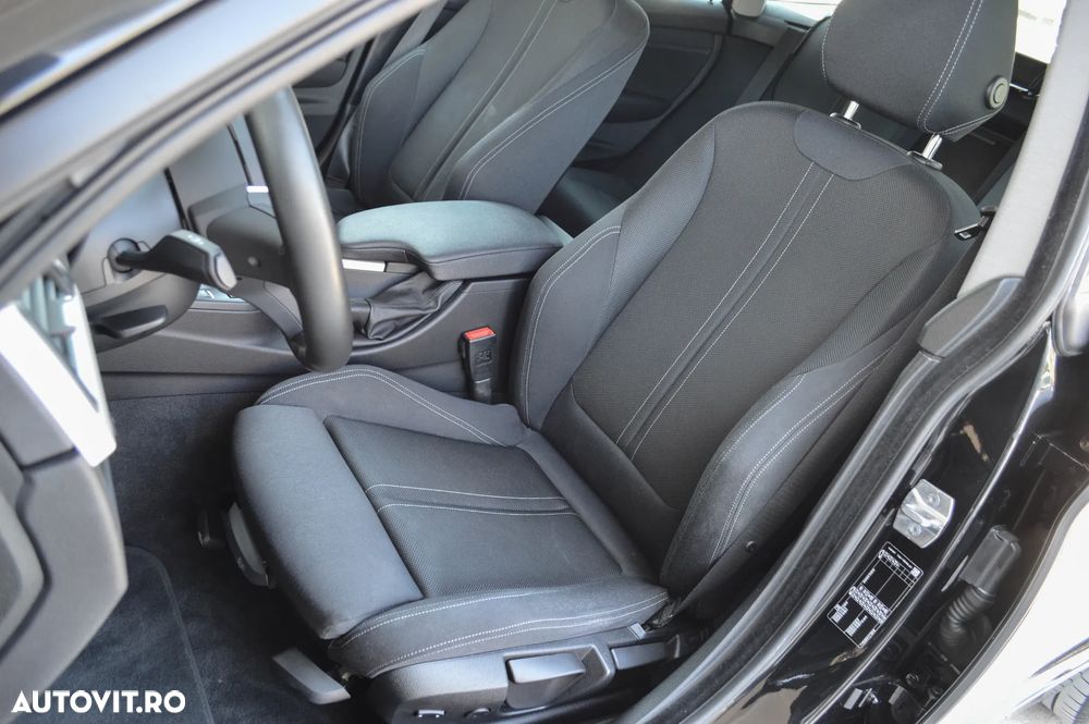 BMW Seria 3 320d Aut. Sport Line - 29