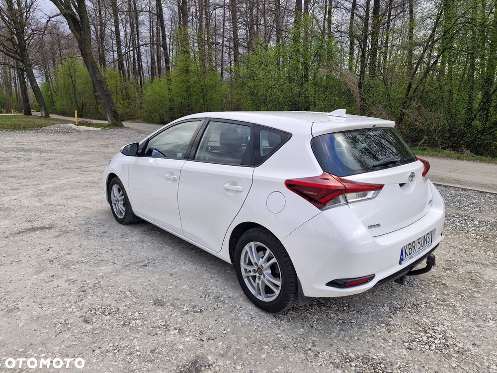 Toyota Auris 1.4 D-4D Active - 8