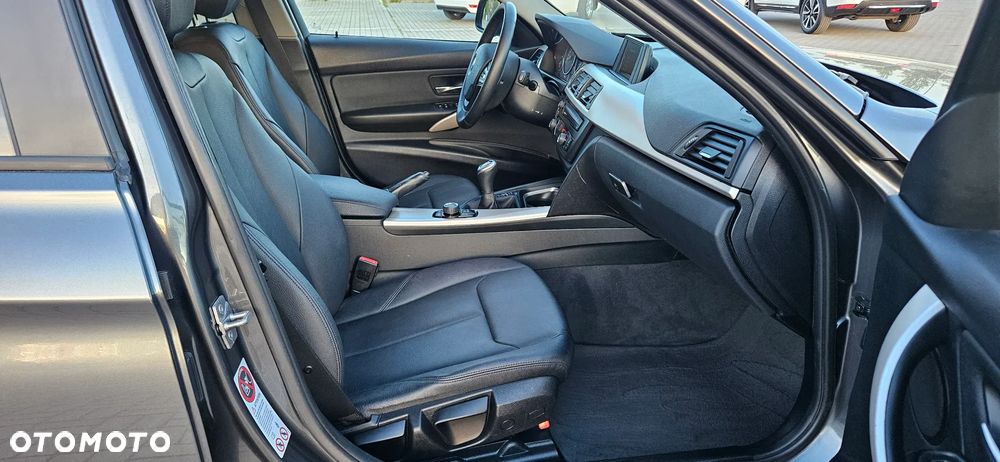 BMW Seria 3 316i Luxury Line - 11