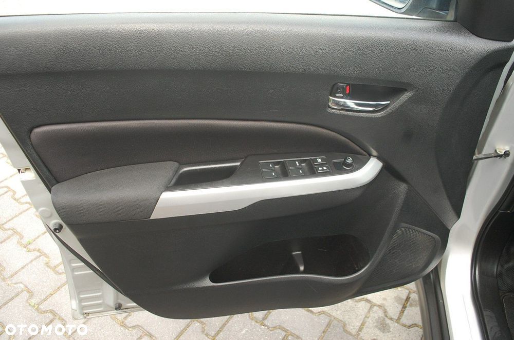 Suzuki Vitara - 25
