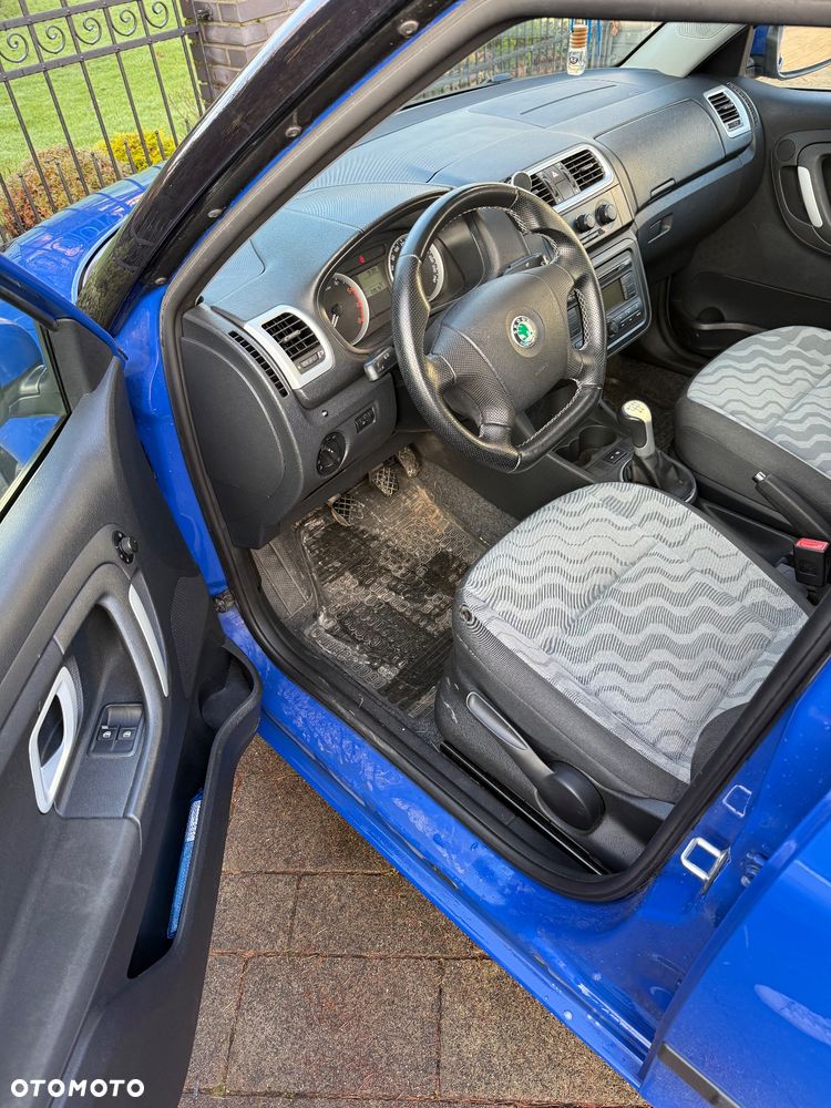 Skoda Fabia ver-1-4-16v-comfort - 5