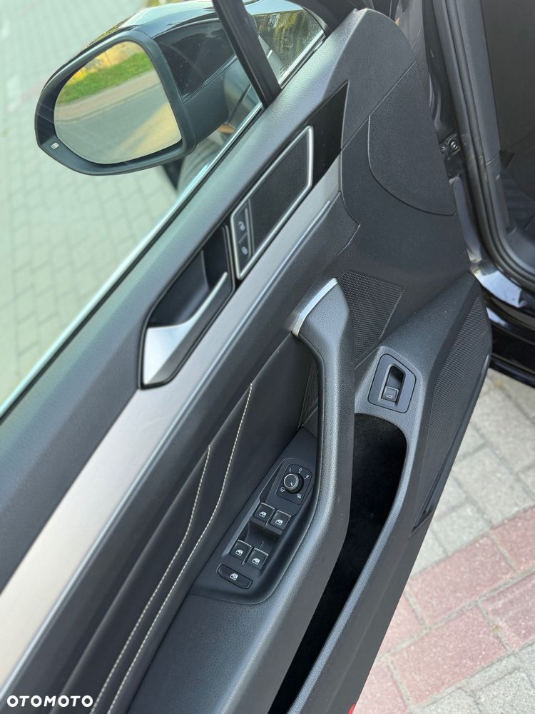Volkswagen Passat - 20
