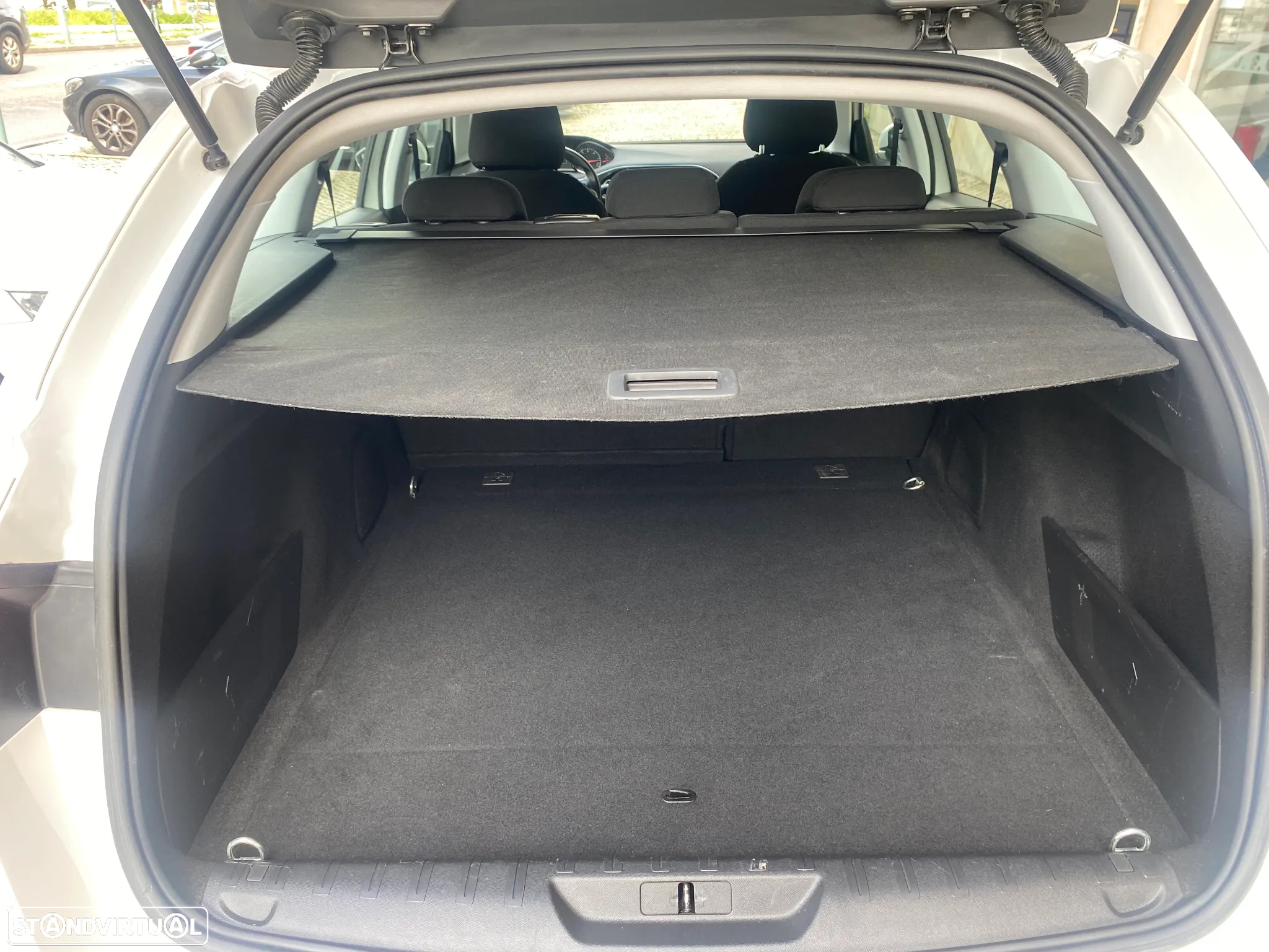 Peugeot 308 SW BlueHDi 120 EAT6 Stop & Start Active Business-Pack - 24