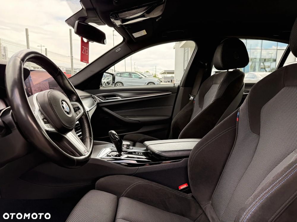 BMW Seria 5 520d xDrive M Sport sport - 28