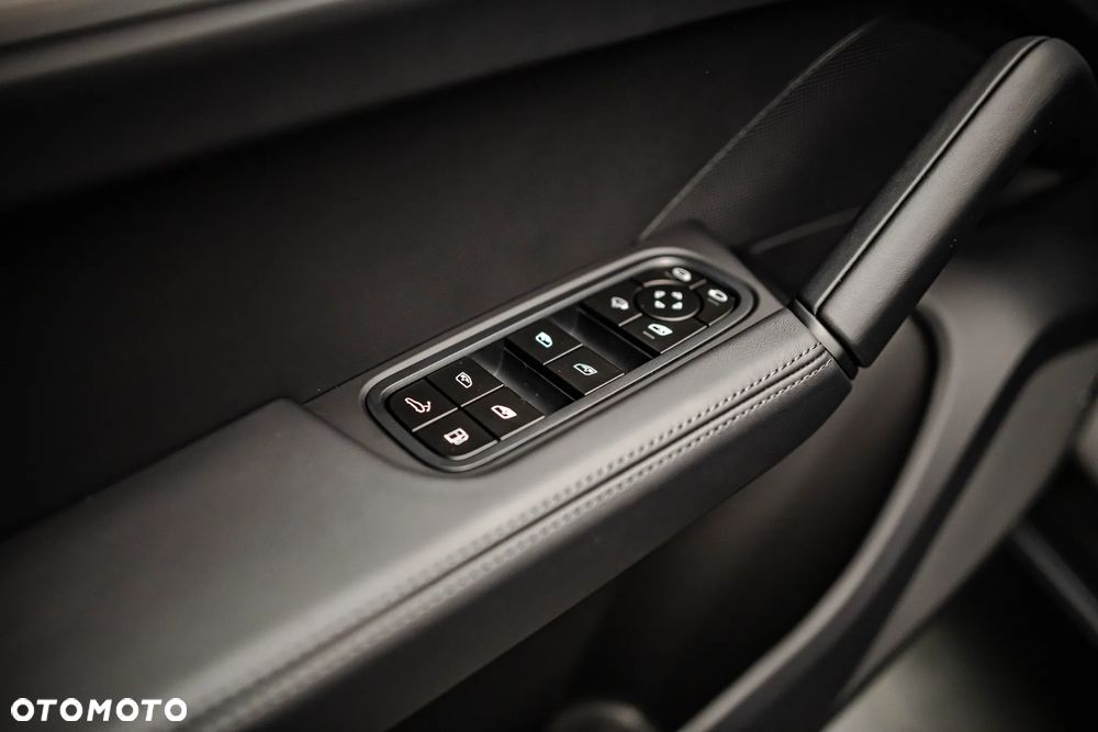 Porsche Cayenne E-Hybrid PHEV Black Edition - 13