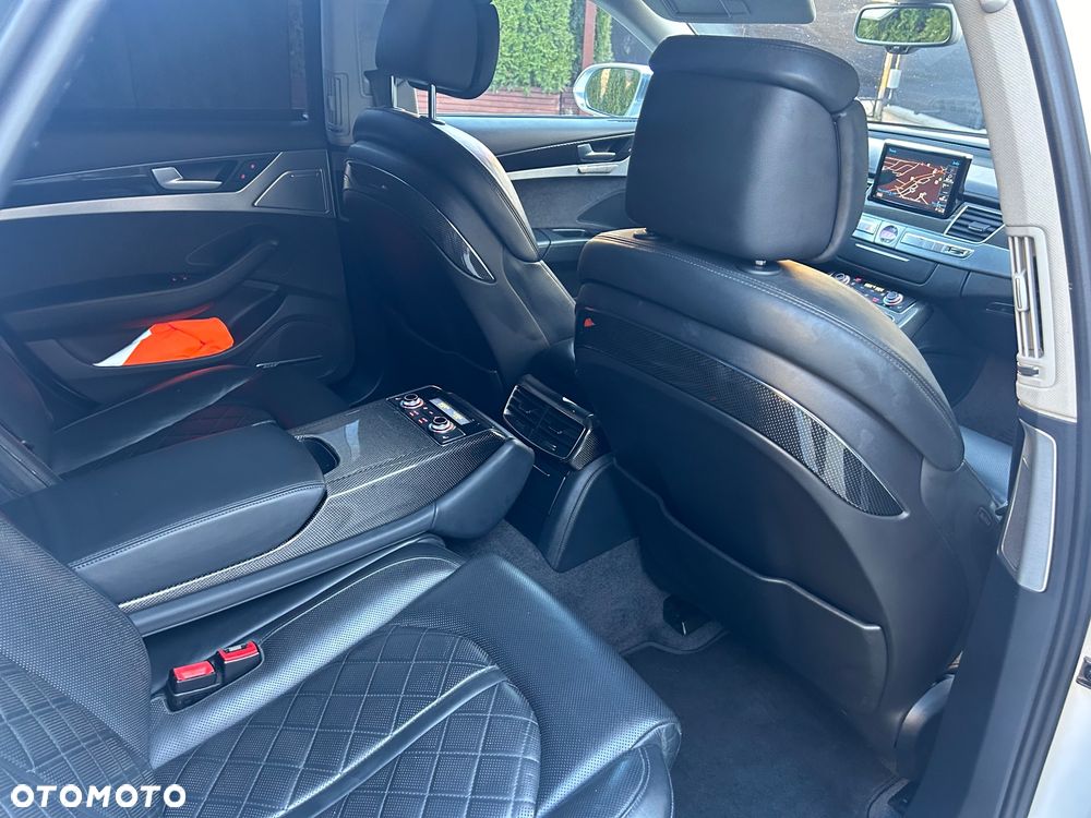 Audi S8 Plus 4.0 TFSI Quattro - 32