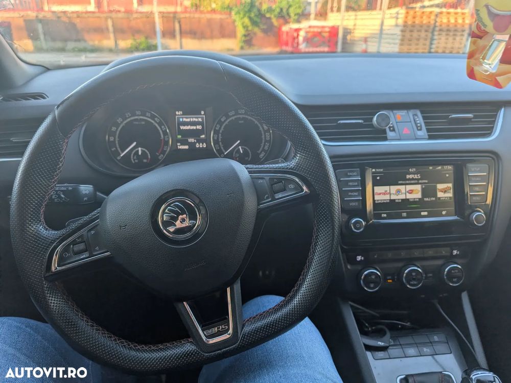 Skoda Octavia 2.0 TDI DSG RS - 17