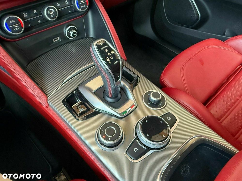 Alfa Romeo Stelvio 2.0 Turbo Veloce Q4 - 31
