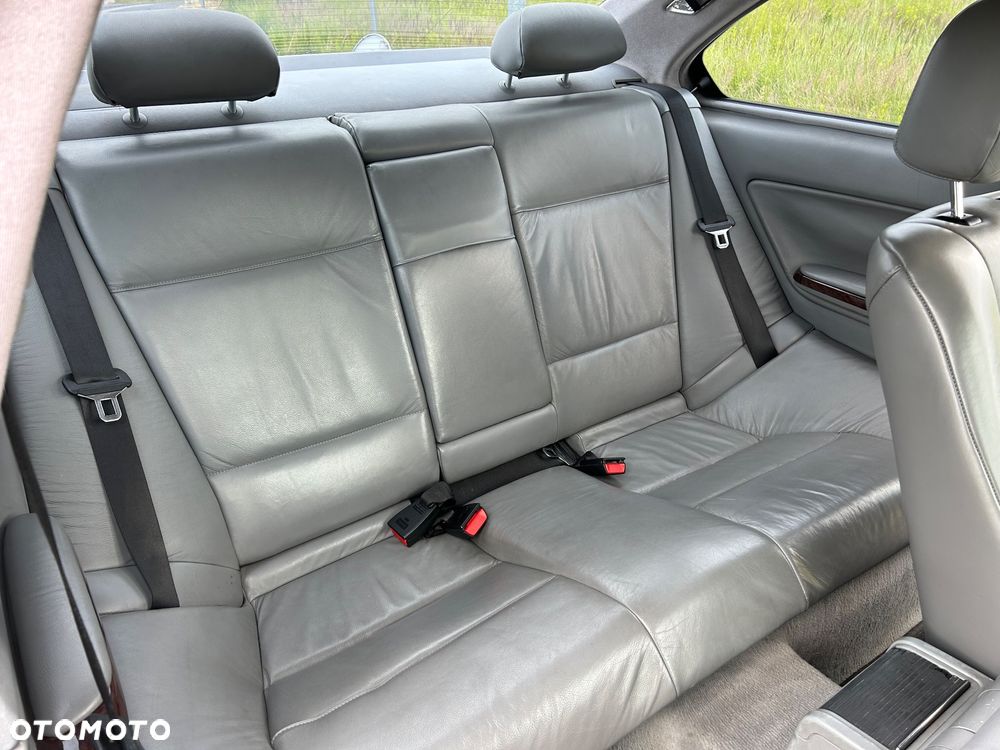 BMW Seria 3 325i - 13