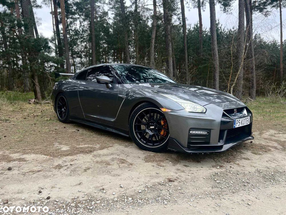 Nissan GT-R - 7