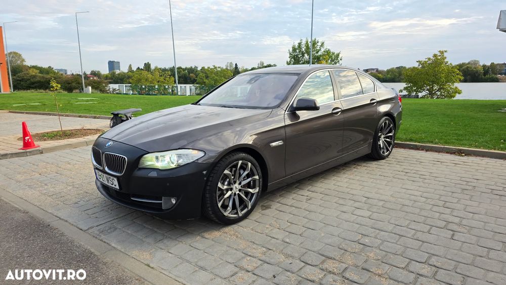 BMW Seria 5 525d xDrive Touring - 22