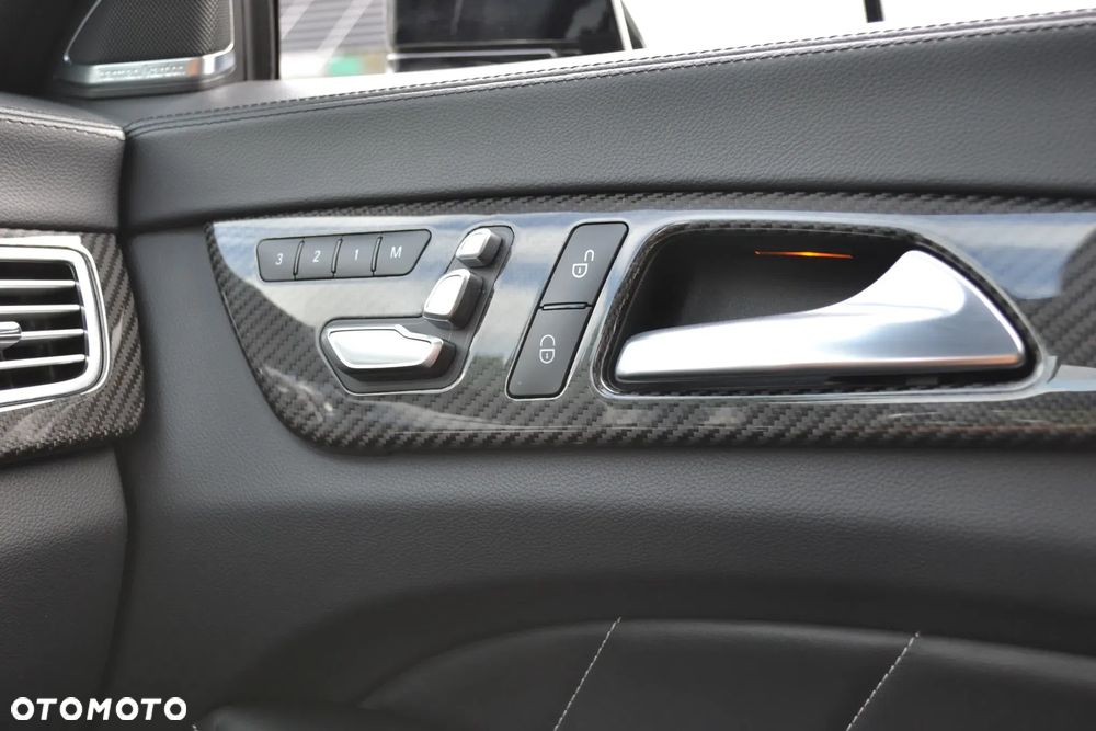 Mercedes-Benz CLS - 36