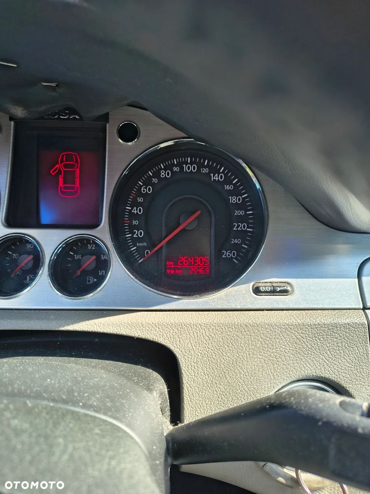 Volkswagen Passat 2.0 TDI DSG Individual Chrom - 6