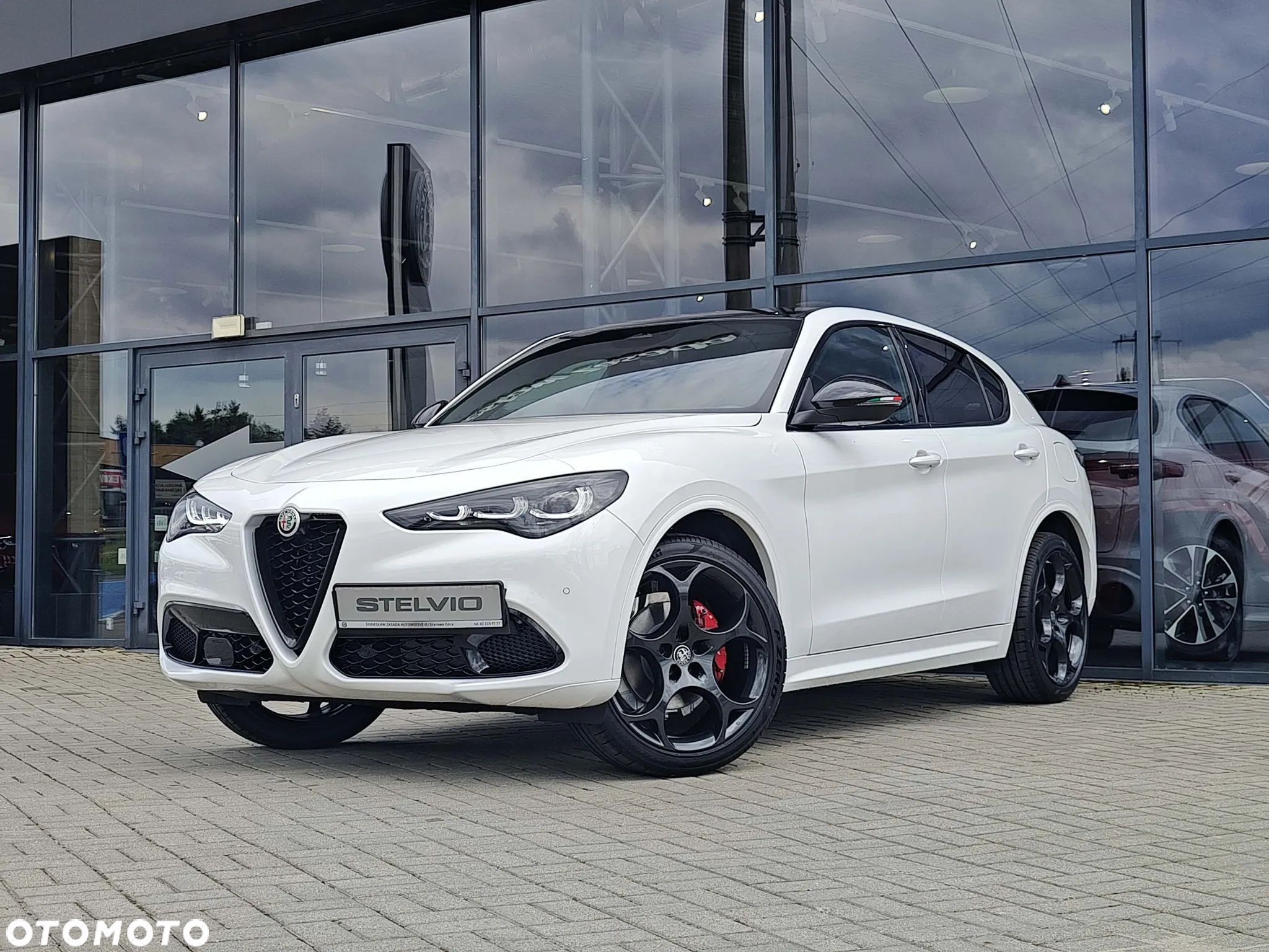 Alfa Romeo Stelvio - 1