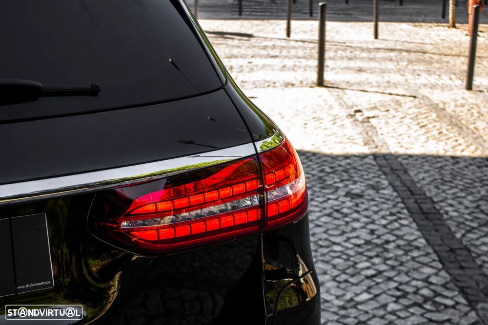 Mercedes-Benz E 300 de 4Matic T 9G-TRONIC Night Edition - 11