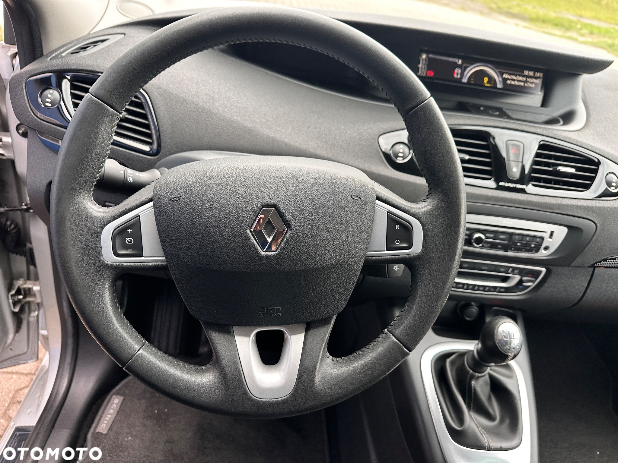 Renault Scenic - 11