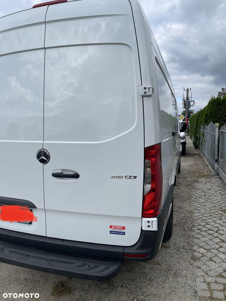 Mercedes-Benz Sprinter - 4