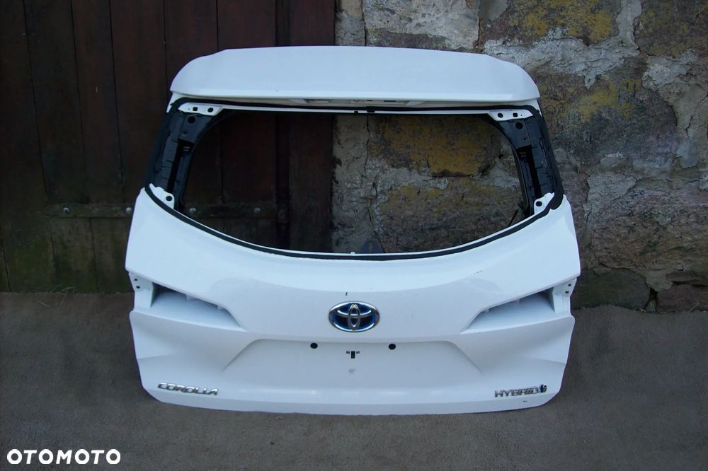 tylna klapa bagażnika toyota corolla e-21 kombi - 1