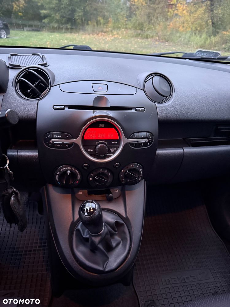 Mazda 2 - 7